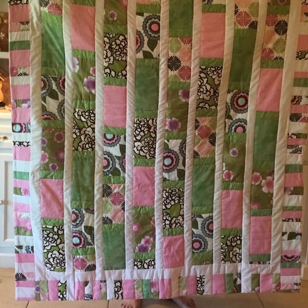 Handmade Quilt   - Picture 3 of 16